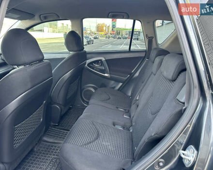 Серый Тойота РАВ 4, объемом двигателя 2 л и пробегом 213 тыс. км за 9999 $, фото 30 на Automoto.ua