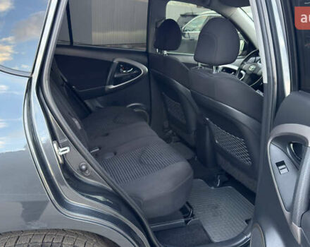 Сірий Тойота РАВ 4, об'ємом двигуна 2 л та пробігом 90 тис. км за 12300 $, фото 127 на Automoto.ua