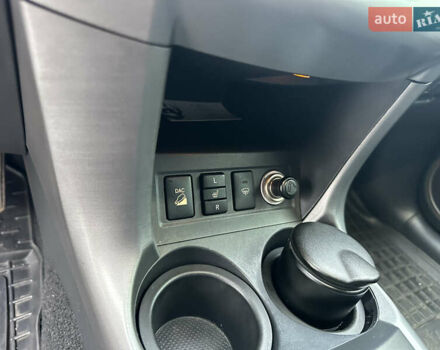 Серый Тойота РАВ 4, объемом двигателя 2 л и пробегом 213 тыс. км за 9999 $, фото 27 на Automoto.ua