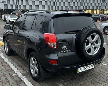 Серый Тойота РАВ 4, объемом двигателя 2 л и пробегом 252 тыс. км за 9700 $, фото 1 на Automoto.ua