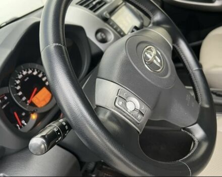 Серый Тойота РАВ 4, объемом двигателя 2 л и пробегом 190 тыс. км за 11700 $, фото 10 на Automoto.ua