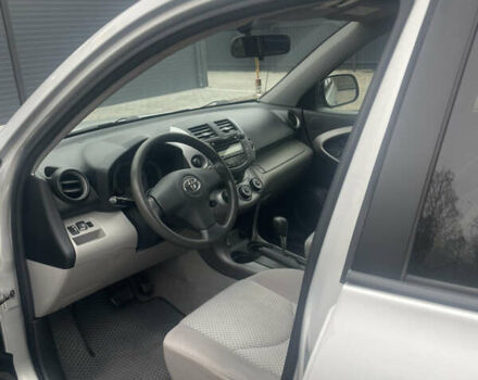 Сірий Тойота РАВ 4, об'ємом двигуна 2.4 л та пробігом 158 тис. км за 8500 $, фото 18 на Automoto.ua