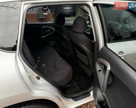 Серый Тойота РАВ 4, объемом двигателя 2 л и пробегом 80 тыс. км за 12600 $, фото 35 на Automoto.ua