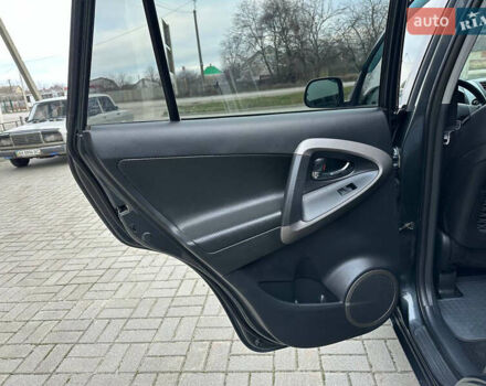 Серый Тойота РАВ 4, объемом двигателя 2 л и пробегом 230 тыс. км за 9450 $, фото 16 на Automoto.ua