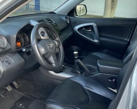 Сірий Тойота РАВ 4, об'ємом двигуна 2.2 л та пробігом 340 тис. км за 4950 $, фото 5 на Automoto.ua