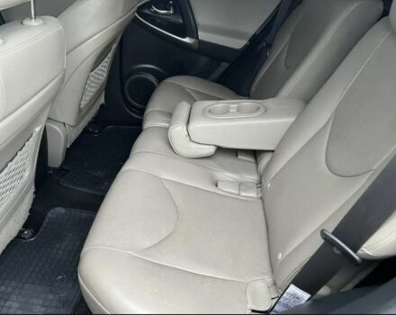 Серый Тойота РАВ 4, объемом двигателя 2 л и пробегом 190 тыс. км за 11700 $, фото 4 на Automoto.ua