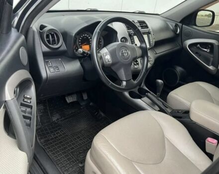 Серый Тойота РАВ 4, объемом двигателя 2 л и пробегом 190 тыс. км за 11700 $, фото 12 на Automoto.ua