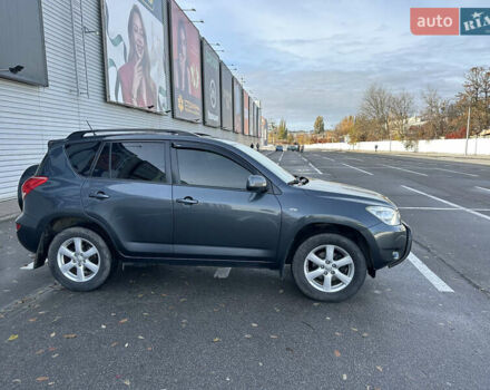 Серый Тойота РАВ 4, объемом двигателя 2 л и пробегом 213 тыс. км за 9999 $, фото 7 на Automoto.ua