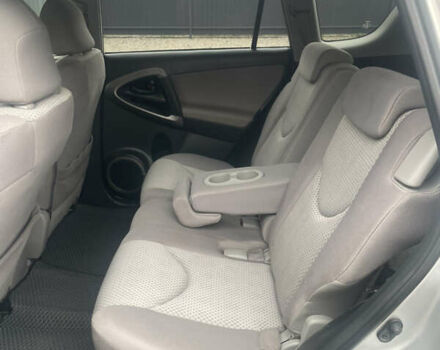 Сірий Тойота РАВ 4, об'ємом двигуна 2.4 л та пробігом 158 тис. км за 8500 $, фото 11 на Automoto.ua