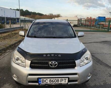 Серый Тойота РАВ 4, объемом двигателя 2 л и пробегом 167 тыс. км за 10577 $, фото 1 на Automoto.ua
