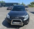 Серый Тойота РАВ 4, объемом двигателя 2.23 л и пробегом 253 тыс. км за 10500 $, фото 1 на Automoto.ua