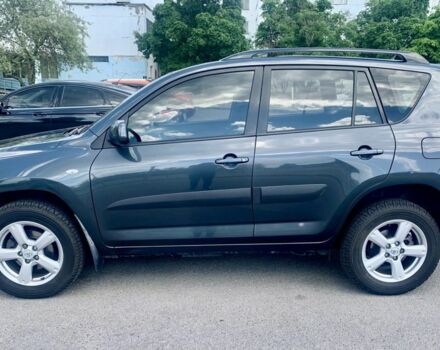 Серый Тойота РАВ 4, объемом двигателя 2 л и пробегом 317 тыс. км за 10777 $, фото 2 на Automoto.ua