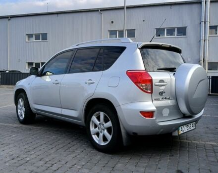 Серый Тойота РАВ 4, объемом двигателя 2 л и пробегом 260 тыс. км за 10100 $, фото 3 на Automoto.ua