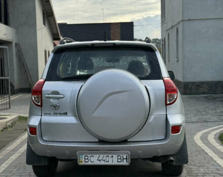 Серый Тойота РАВ 4, объемом двигателя 0 л и пробегом 250 тыс. км за 9500 $, фото 4 на Automoto.ua