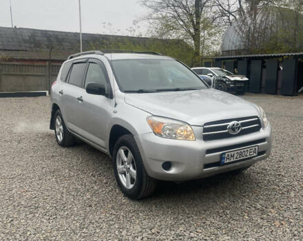 Сірий Тойота РАВ 4, об'ємом двигуна 2.4 л та пробігом 158 тис. км за 8500 $, фото 2 на Automoto.ua