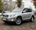 Серый Тойота РАВ 4, объемом двигателя 2 л и пробегом 80 тыс. км за 12600 $, фото 1 на Automoto.ua