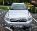 Сірий Тойота РАВ 4, об'ємом двигуна 2 л та пробігом 150 тис. км за 10800 $, фото 3 на Automoto.ua