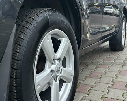 Серый Тойота РАВ 4, объемом двигателя 2 л и пробегом 252 тыс. км за 9700 $, фото 9 на Automoto.ua