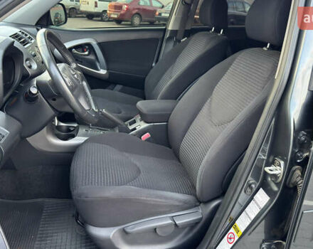 Сірий Тойота РАВ 4, об'ємом двигуна 2 л та пробігом 90 тис. км за 12300 $, фото 87 на Automoto.ua