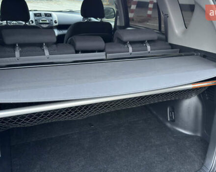 Серый Тойота РАВ 4, объемом двигателя 2 л и пробегом 90 тыс. км за 12300 $, фото 147 на Automoto.ua