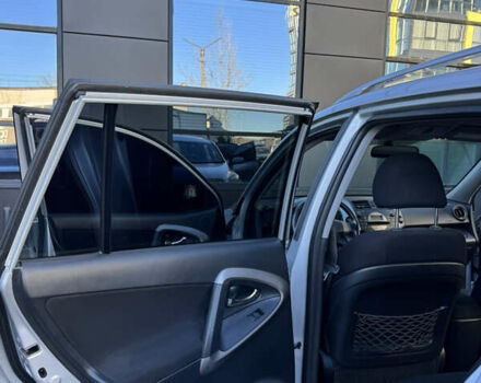 Серый Тойота РАВ 4, объемом двигателя 2 л и пробегом 108 тыс. км за 10999 $, фото 12 на Automoto.ua