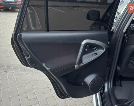 Сірий Тойота РАВ 4, об'ємом двигуна 2 л та пробігом 90 тис. км за 12300 $, фото 116 на Automoto.ua