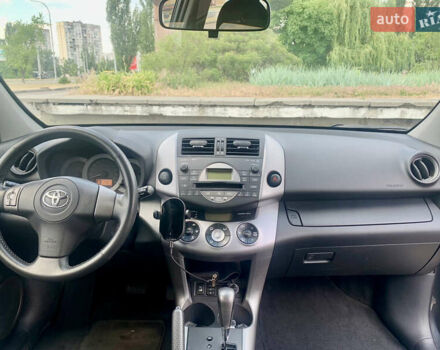 Серый Тойота РАВ 4, объемом двигателя 2 л и пробегом 317 тыс. км за 11777 $, фото 8 на Automoto.ua