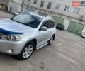 Серый Тойота РАВ 4, объемом двигателя 2 л и пробегом 300 тыс. км за 9500 $, фото 1 на Automoto.ua