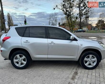 Сірий Тойота РАВ 4, об'ємом двигуна 2.23 л та пробігом 175 тис. км за 9650 $, фото 2 на Automoto.ua