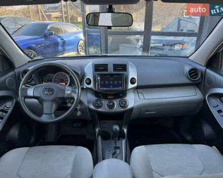 Сірий Тойота РАВ 4, об'ємом двигуна 2.5 л та пробігом 251 тис. км за 9499 $, фото 16 на Automoto.ua