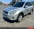 Сірий Тойота РАВ 4, об'ємом двигуна 2 л та пробігом 229 тис. км за 11000 $, фото 5 на Automoto.ua