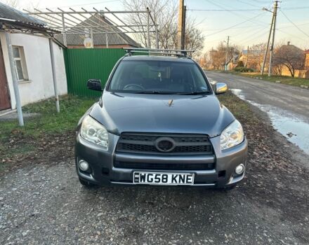 Серый Тойота РАВ 4, объемом двигателя 2.2 л и пробегом 290 тыс. км за 5000 $, фото 1 на Automoto.ua