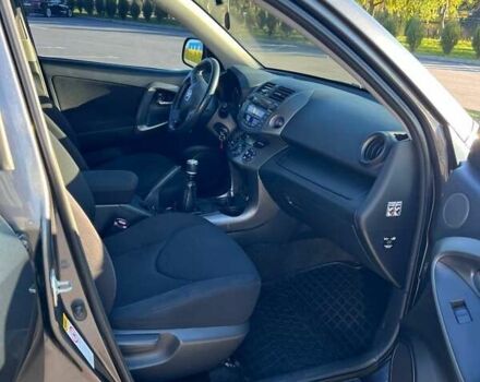 Серый Тойота РАВ 4, объемом двигателя 2.2 л и пробегом 199 тыс. км за 10500 $, фото 13 на Automoto.ua