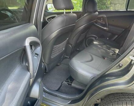 Серый Тойота РАВ 4, объемом двигателя 2.2 л и пробегом 277 тыс. км за 11000 $, фото 11 на Automoto.ua