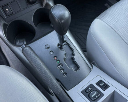 Сірий Тойота РАВ 4, об'ємом двигуна 2.5 л та пробігом 251 тис. км за 9499 $, фото 13 на Automoto.ua