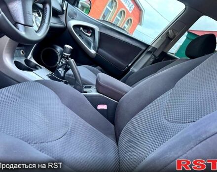 Сірий Тойота РАВ 4, об'ємом двигуна 2.2 л та пробігом 175 тис. км за 9650 $, фото 6 на Automoto.ua