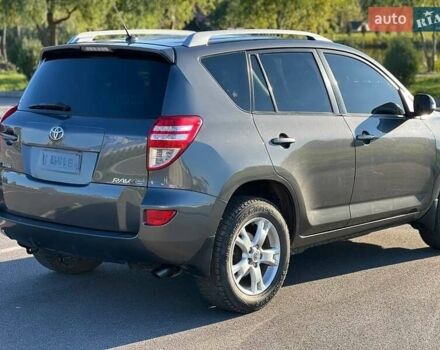 Серый Тойота РАВ 4, объемом двигателя 2.2 л и пробегом 199 тыс. км за 10500 $, фото 2 на Automoto.ua