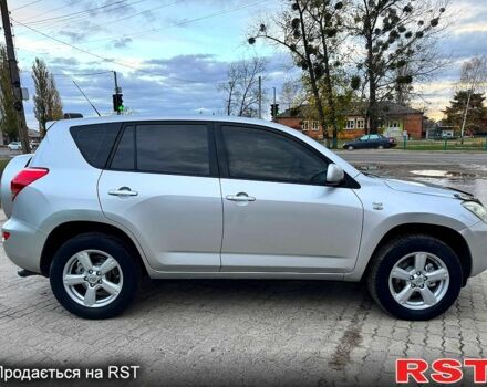 Сірий Тойота РАВ 4, об'ємом двигуна 2.2 л та пробігом 175 тис. км за 9650 $, фото 2 на Automoto.ua