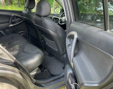 Серый Тойота РАВ 4, объемом двигателя 2.2 л и пробегом 277 тыс. км за 11000 $, фото 8 на Automoto.ua