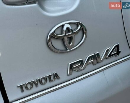 Сірий Тойота РАВ 4, об'ємом двигуна 2.23 л та пробігом 175 тис. км за 9650 $, фото 14 на Automoto.ua