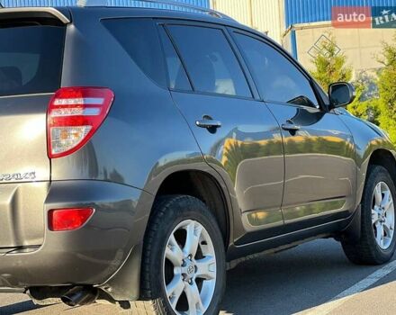 Серый Тойота РАВ 4, объемом двигателя 2.2 л и пробегом 199 тыс. км за 10500 $, фото 5 на Automoto.ua