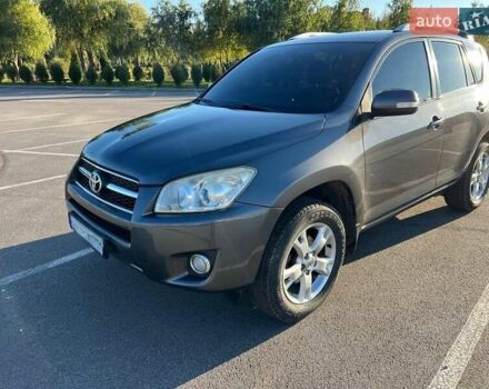 Серый Тойота РАВ 4, объемом двигателя 2.2 л и пробегом 199 тыс. км за 10500 $, фото 3 на Automoto.ua