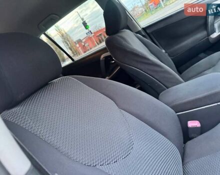 Сірий Тойота РАВ 4, об'ємом двигуна 2.23 л та пробігом 175 тис. км за 9650 $, фото 27 на Automoto.ua