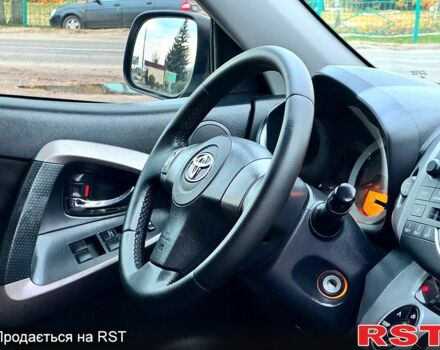 Сірий Тойота РАВ 4, об'ємом двигуна 2.2 л та пробігом 175 тис. км за 9650 $, фото 9 на Automoto.ua