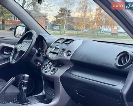 Сірий Тойота РАВ 4, об'ємом двигуна 2.23 л та пробігом 175 тис. км за 9650 $, фото 26 на Automoto.ua