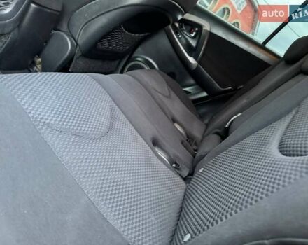 Сірий Тойота РАВ 4, об'ємом двигуна 2.23 л та пробігом 175 тис. км за 9650 $, фото 23 на Automoto.ua