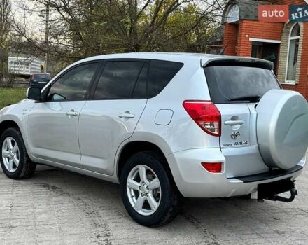 Сірий Тойота РАВ 4, об'ємом двигуна 2.23 л та пробігом 175 тис. км за 9650 $, фото 3 на Automoto.ua
