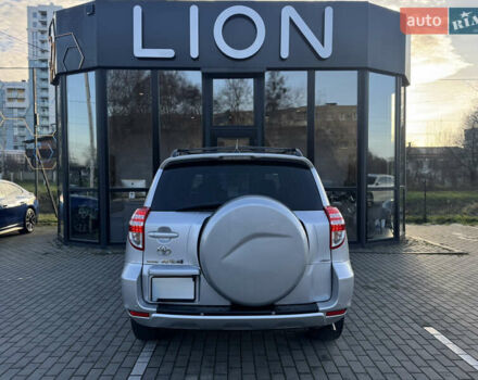 Сірий Тойота РАВ 4, об'ємом двигуна 2.5 л та пробігом 251 тис. км за 9499 $, фото 7 на Automoto.ua