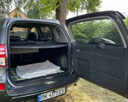 Серый Тойота РАВ 4, объемом двигателя 2.2 л и пробегом 277 тыс. км за 11000 $, фото 13 на Automoto.ua