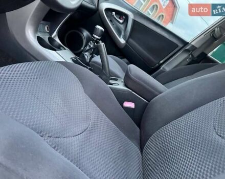 Сірий Тойота РАВ 4, об'ємом двигуна 2.23 л та пробігом 175 тис. км за 9650 $, фото 19 на Automoto.ua